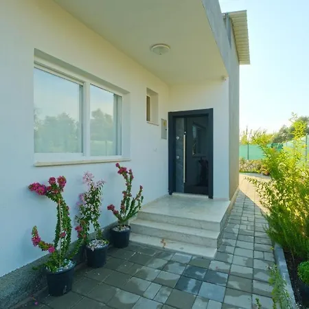 Tiele Villa